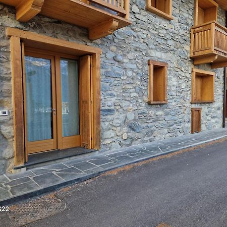 Grazioso Trilocale Con Ampia Terrazza Apartment Chiesa in Valmalenco Luaran gambar